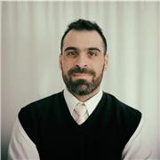 Licenciado en Comunicación Social y Diseñador en Comunicación Visual. Me gusta enseñar sobre la importancia del mensaje y de una comunicación clara, dando herramientas para poder desarrollar todo el proceso de cada pieza gráfica